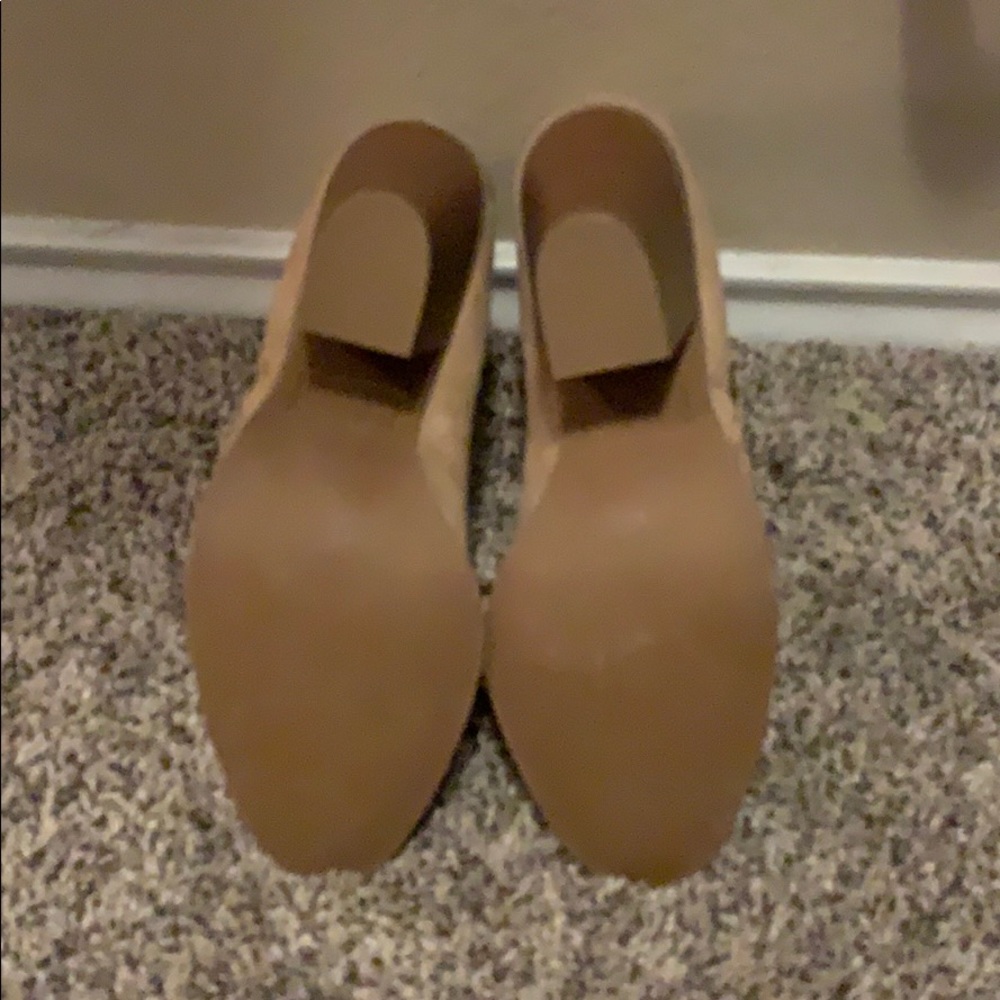 Size 9 bootie - Picture 3 of 4
